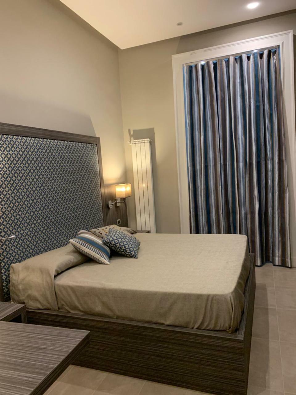 Hotel Ausonia Napoli Dış mekan fotoğraf